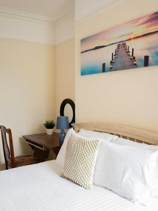 4 Bed Rooms 5 Double Beds Holidays House Near Train Station Plymouth Buitenkant foto